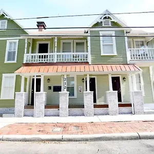  Apartment Cosy 3-bedroom Downtown Walk To Convention Center United States